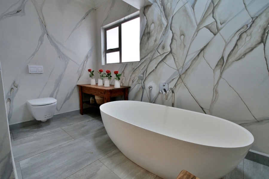 4 Bedroom Property for Sale in Stilbaai Wes Western Cape